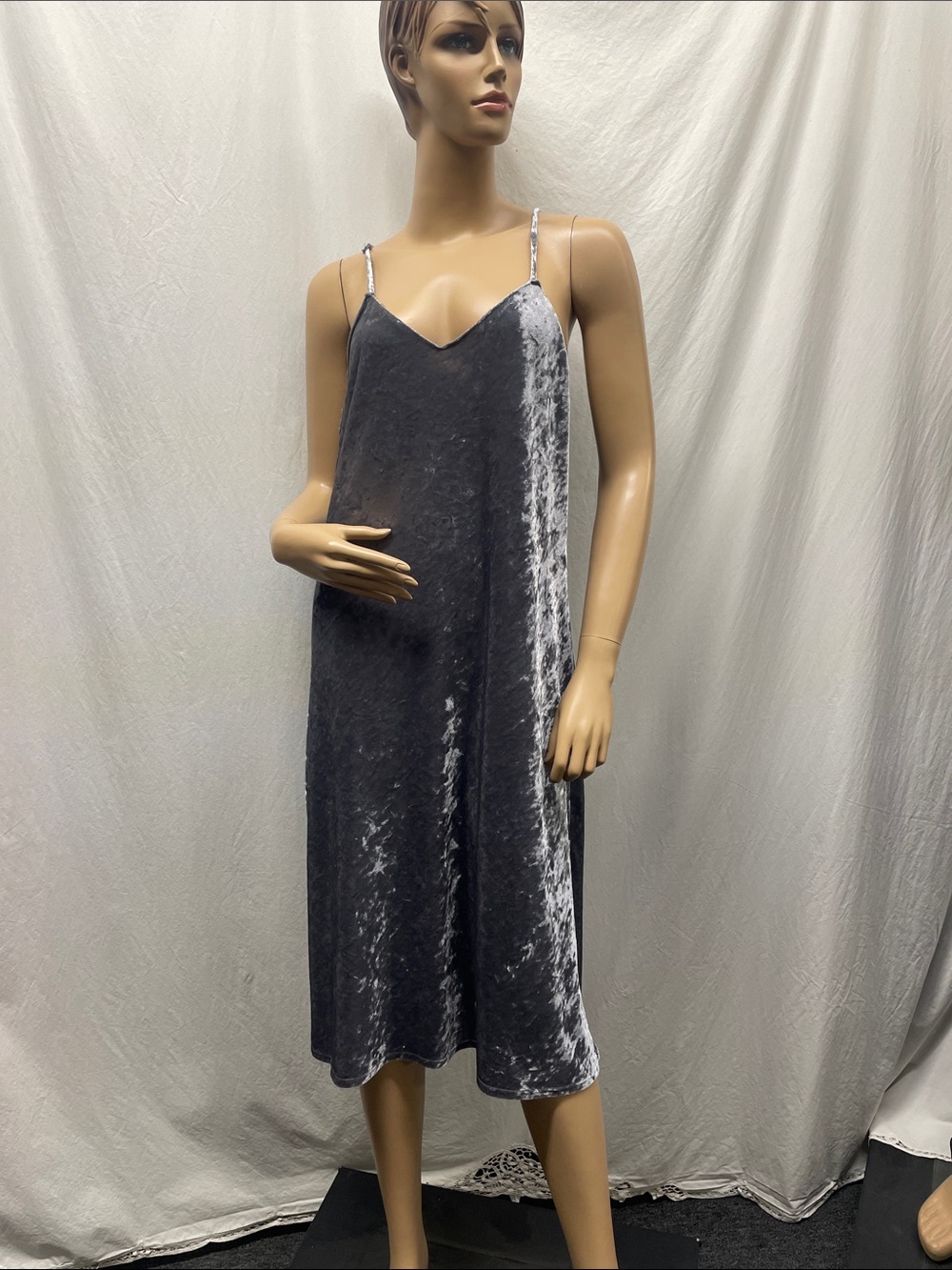 Mossimo Women's Gray Crushed Velvet Sleeveless Midi Dress